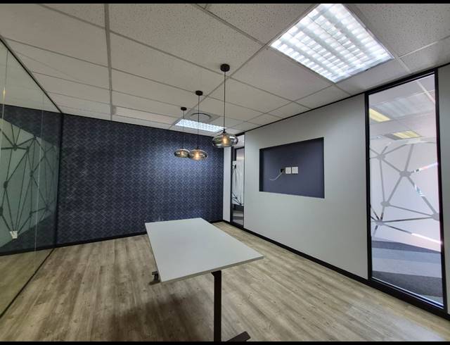 382M² OFFICE TO LET IN HYDE PARK